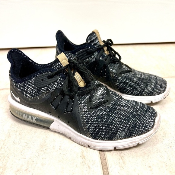 Nike Air Max Sequent 3 Black White-Dark Grey women’s size 7.5 - Picture 1 of 9